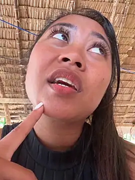 Juliet_official_pro élő XXX-chatje