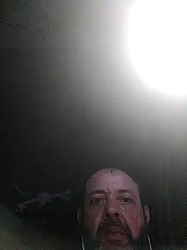 Leocesar37: онлайн-секс-чат