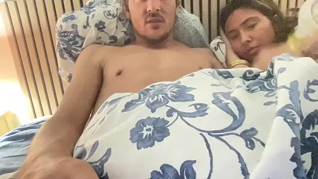 Benlilooanalfucker: διαδικτυακό σόου στην κάμερα