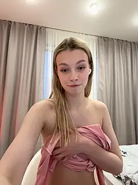 Show modela FriendlyFire_18 na web-kameri