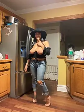 LittleMissEeven Live XXX chat