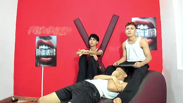 AVENGER_BOYS2026のウェブカメラショー