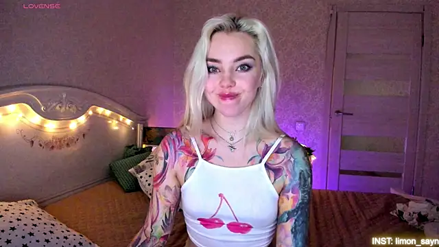 Chat XXX en directo de LillyMoure_