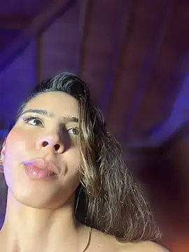 RouseColins লাইভ XXX চ্যাট