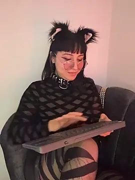 Živý XXX chat Ravenna666_