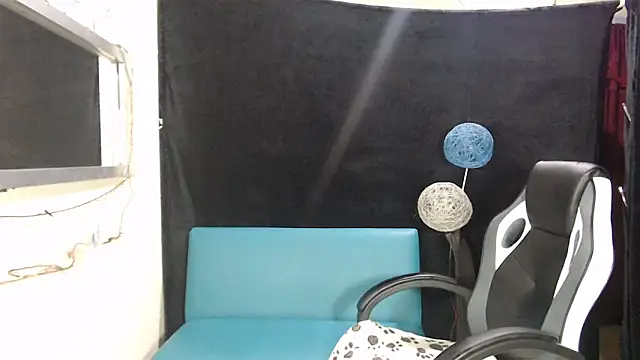 Chat +18 de SofiaRoyal2308 ao vivo