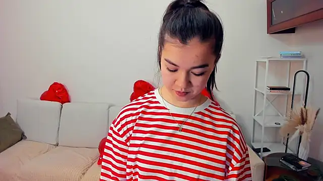 ShanaYock 现场XXX聊天