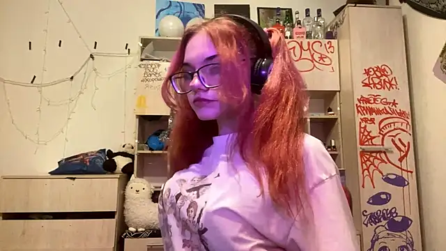 XXX chat uživo modela RedHeadCat