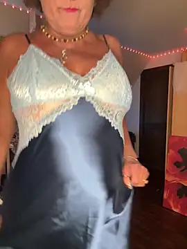 SuzyCatzz's Live XXX Chat