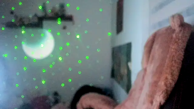 XXX chat uživo modela Shaddycute_