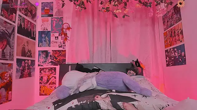 MissCurvyTop Chat XXX live