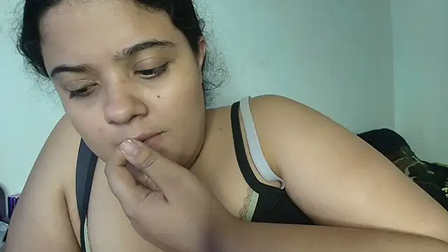 Chat +18 de luisahot_9727 ao vivo