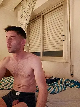 Show modela OnlyOneMen na web-kameri