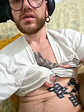 Damn_bro23 Show in webcam