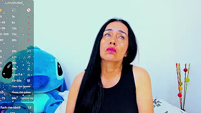 HorniestMilf 现场XXX聊天