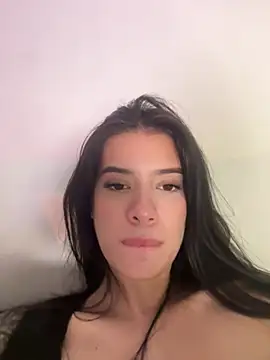 Giiasteele: διαδικτυακό σόου στην κάμερα