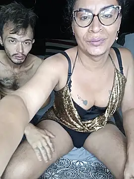 zamara_and_erik: διαδικτυακό σόου στην κάμερα