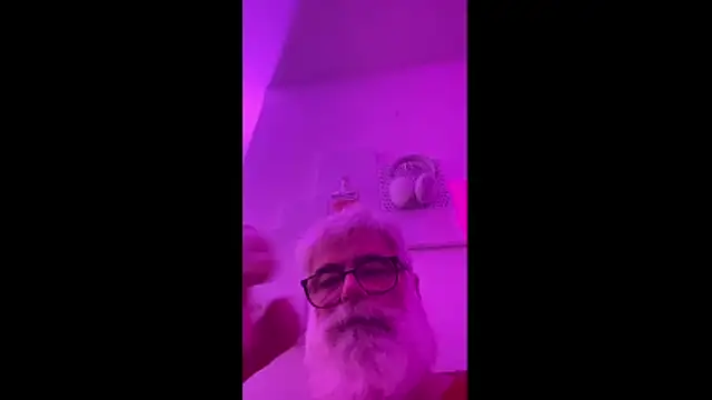 Pertunjukan Kamera Web LeatherSdaddy