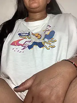 Sunitahotgirl: διαδικτυακό σόου στην κάμερα