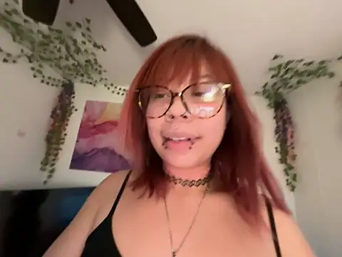 XXX chat uživo modela moan4mona