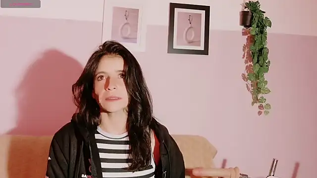 Czat XXX na żywo – Zara_Fire