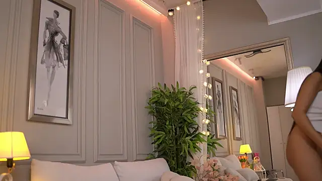 NicoleCellini 即時 XXX 聊天