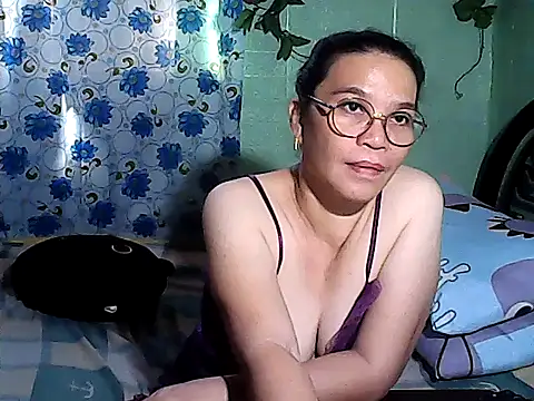 Adeline05 现场XXX聊天