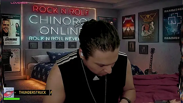 chino_roz Adlı Modelin Canlı XXX Sohbeti