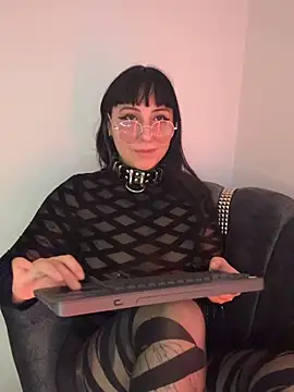 Chatroom XXX en direct de Ravenna666_