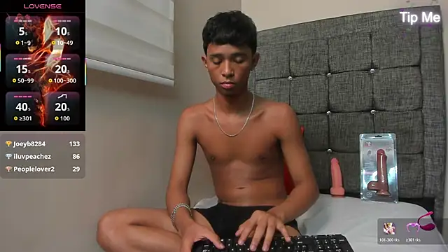 Little_Twink19x's Webcam Show