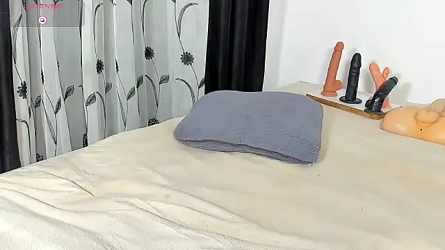 CREAMY_BUBBLEGUM Pertunjukan Webcam