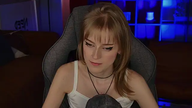 KiraMontoya: απευθείας συνομιλία ΧΧΧ