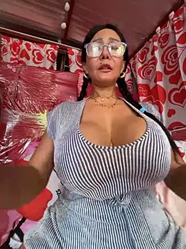 sweetieme: вебкам-шоу