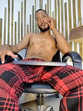 Oliver_bigblack_cockのライブXXXチャット