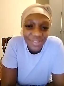 InnocentSlutXx Live XXX Chat