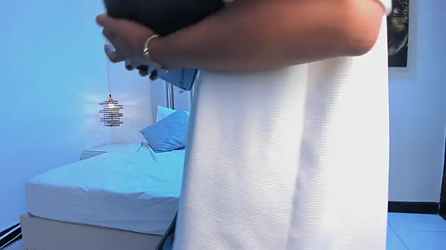 Онлайн чат XXX NohaDrake