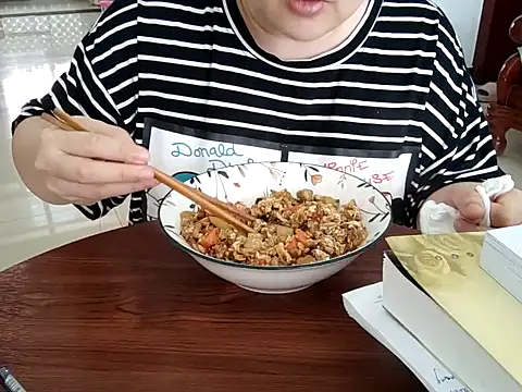 Chat XXX en directo de AngelwithEcup