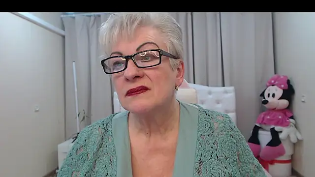 Show modela KayleSmoll na web-kameri