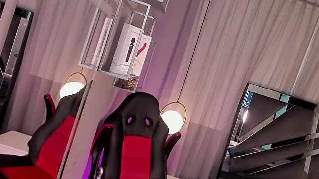 Chatroom XXX en direct de tinaqueen_noa