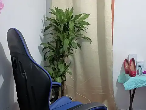 catalina_boobs' Live XXX Chat