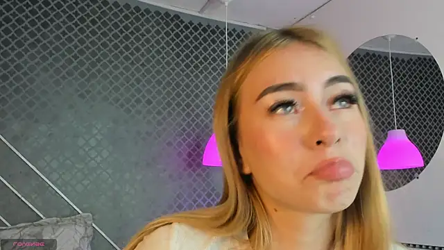 Chatroom XXX en direct de Evie_demn