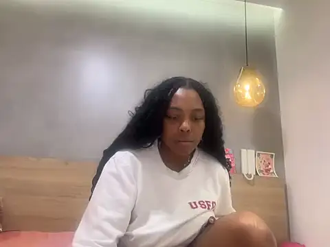 XXX chat uživo modela ChocolateCakeQueen