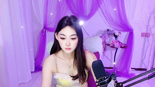 Tili-668's Live XXX Chat