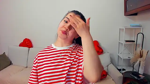 ShanaYock élő XXX-chatje