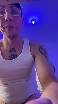 TitanNoirn Live XXX chat