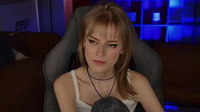 KiraMontoya: онлайн-секс-чат