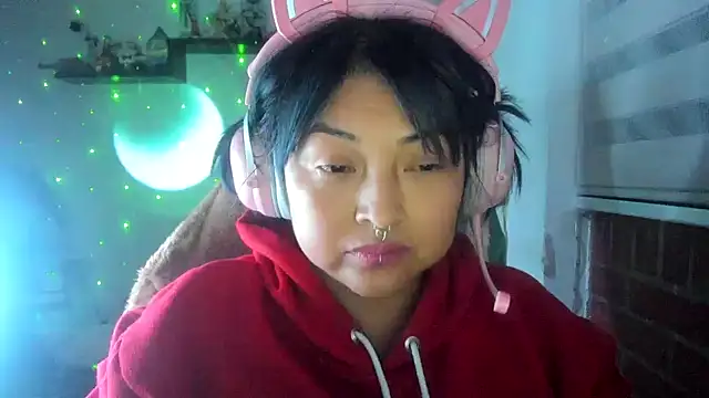 Chat XXX ao vivo de Shaddycute_