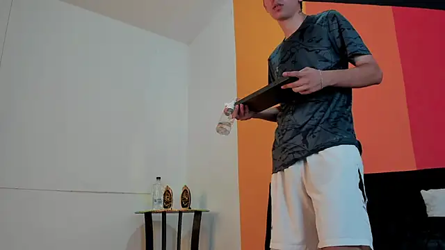 Chat XXX en directo de Rowan_Cley