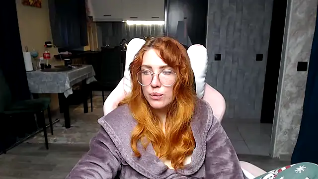 Reginasmilee 现场XXX聊天