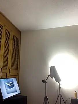 Онлайн чат XXX LilithMonette